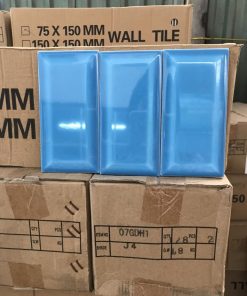 Gạch thẻ ốp tường nhập khẩu vát cạnh xanh dương KT 75x150mm 1