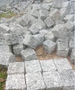 Đá cubic bazan trắng 10x10x8 cm 1