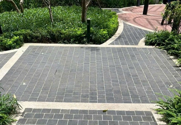 Đá cubic xanh đen băm mặt 10x10x5cm(3cm) 59